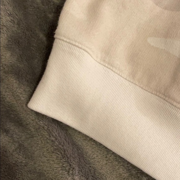 PINK White Camo Crewneck - Picture 4 of 5